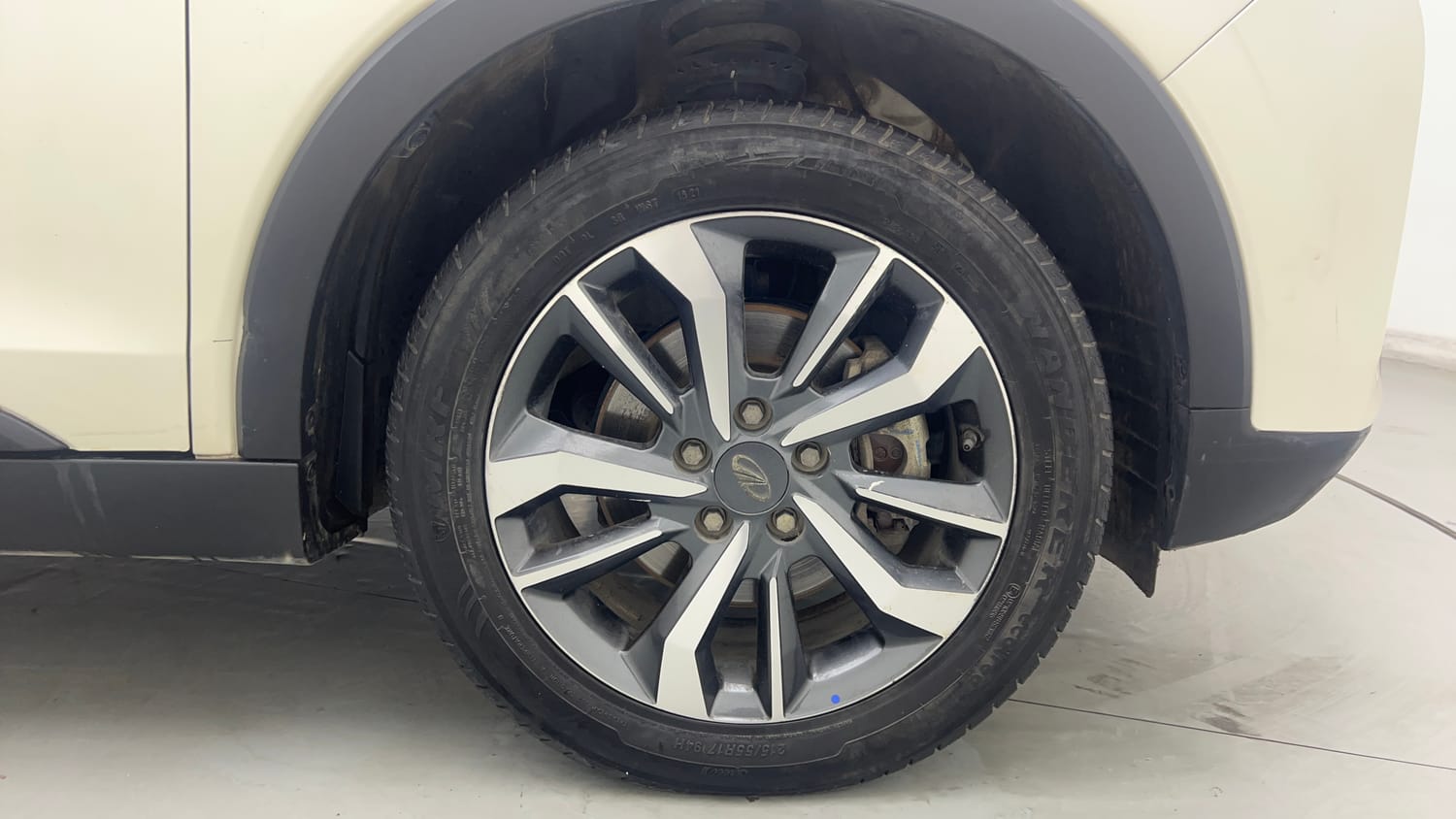 2021 Mahindra XUV 300 W8 (O) 1.2 Petrol-32