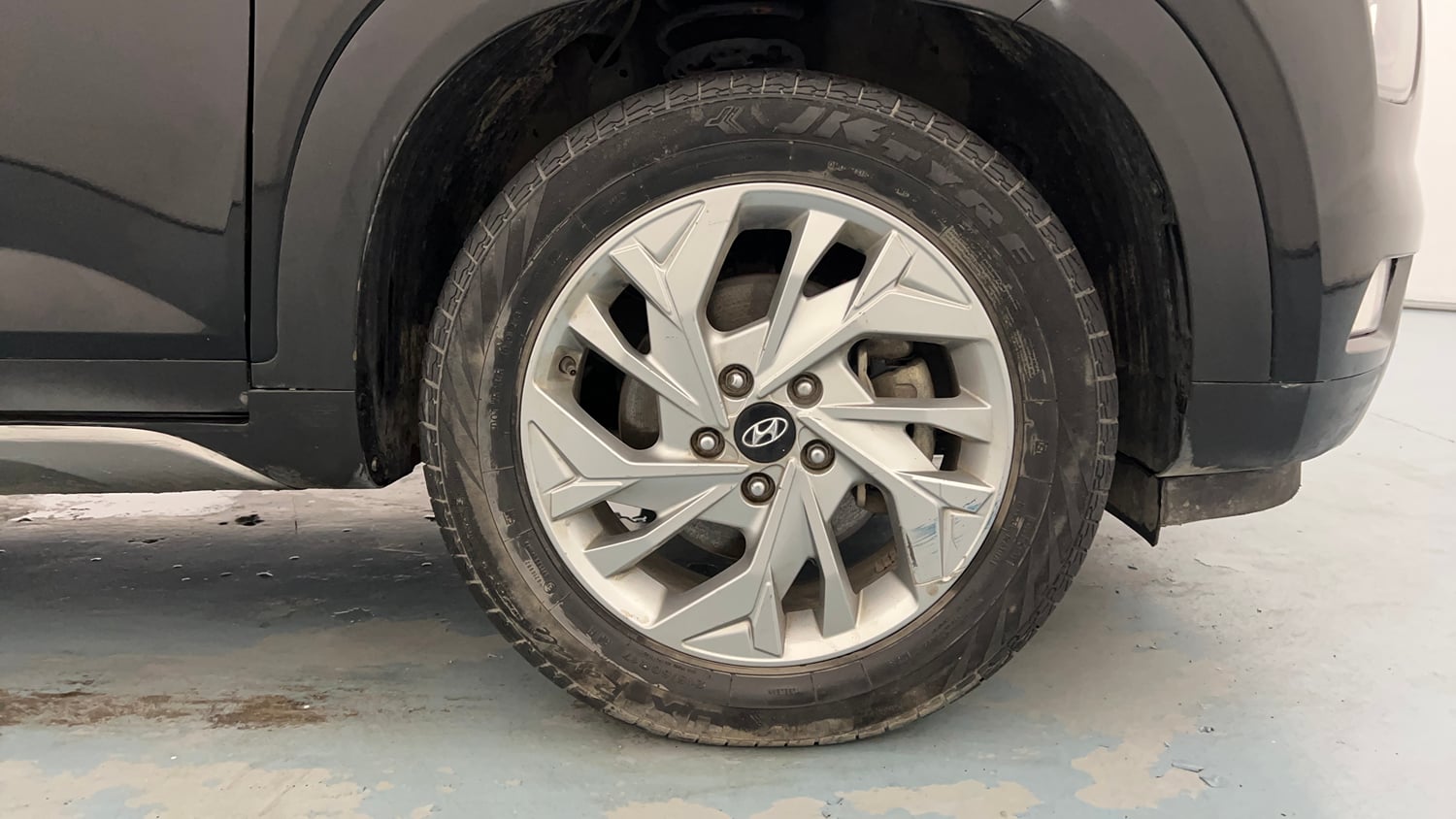 Used 2023 Hyundai Creta SX 1.5 Diesel Diesel Manual tyres RIGHT FRONT TYRE RIM VIEW