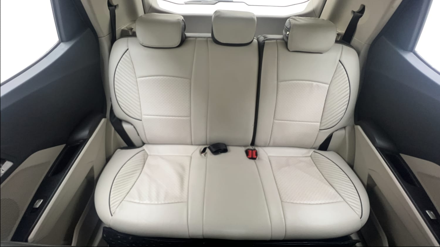 2021 Mahindra XUV 300 W8 (O) 1.2 Petrol-23