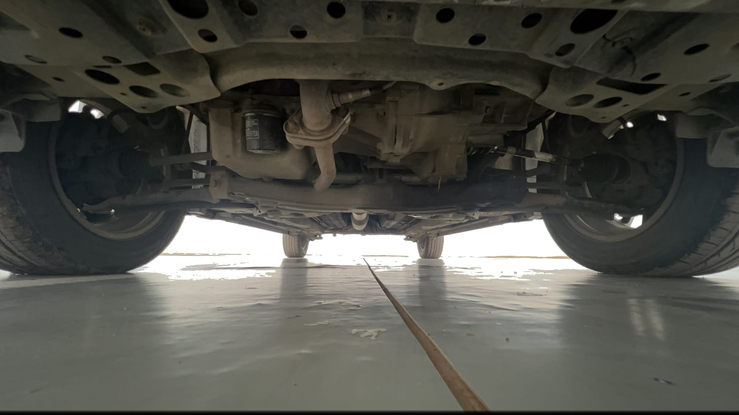 Used 2015 Maruti Suzuki Swift ZXi Petrol Manual extra FRONT LEFT UNDERBODY VIEW