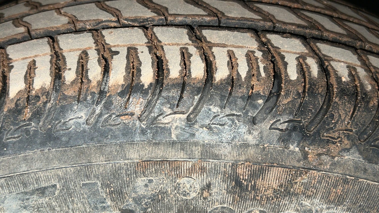 Used 2022 Maruti Suzuki S-Presso VXi Plus AMT Petrol Automatic tyres RIGHT FRONT TYRE TREAD VIEW