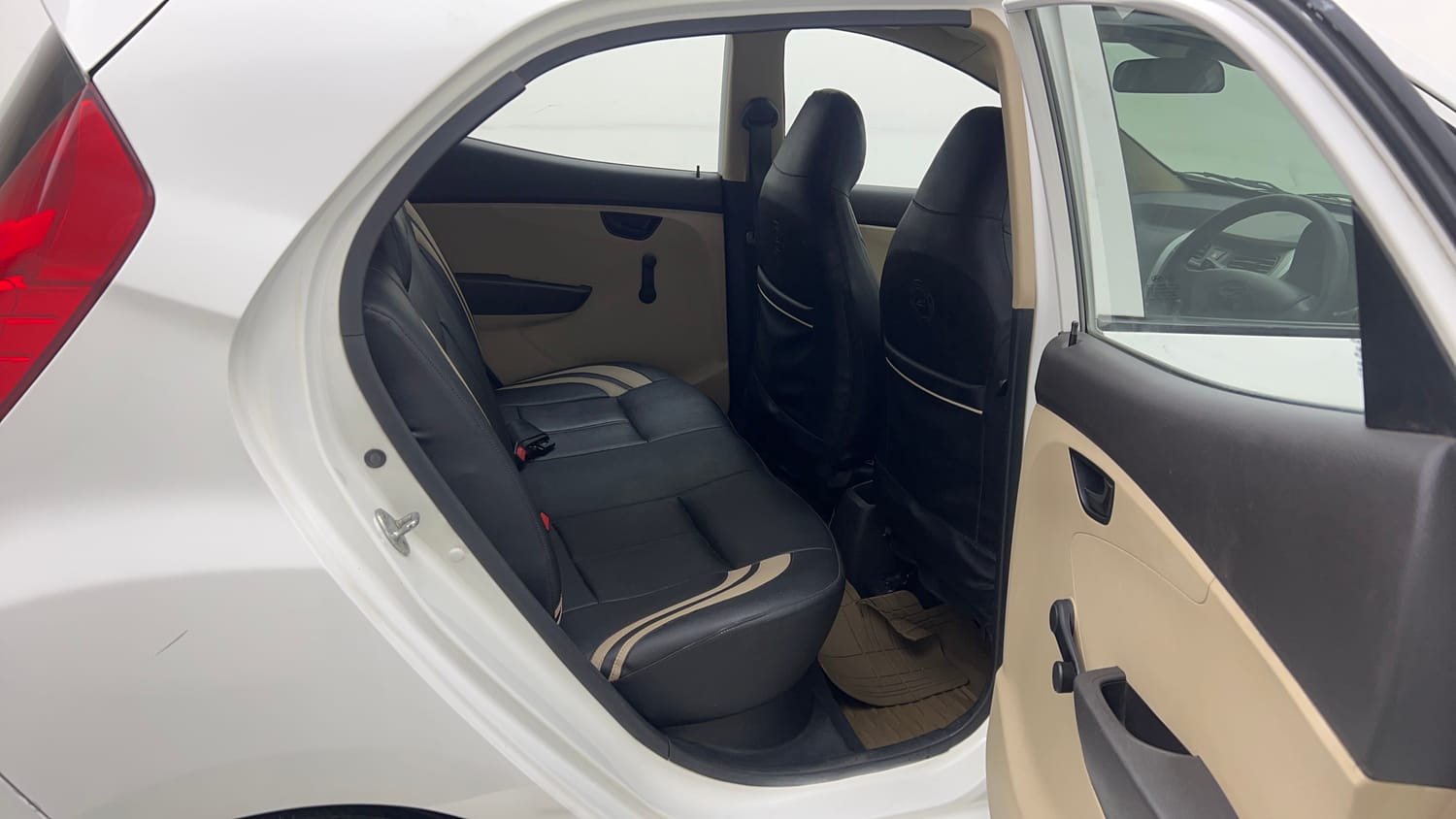 2015 Hyundai Eon Era +-18