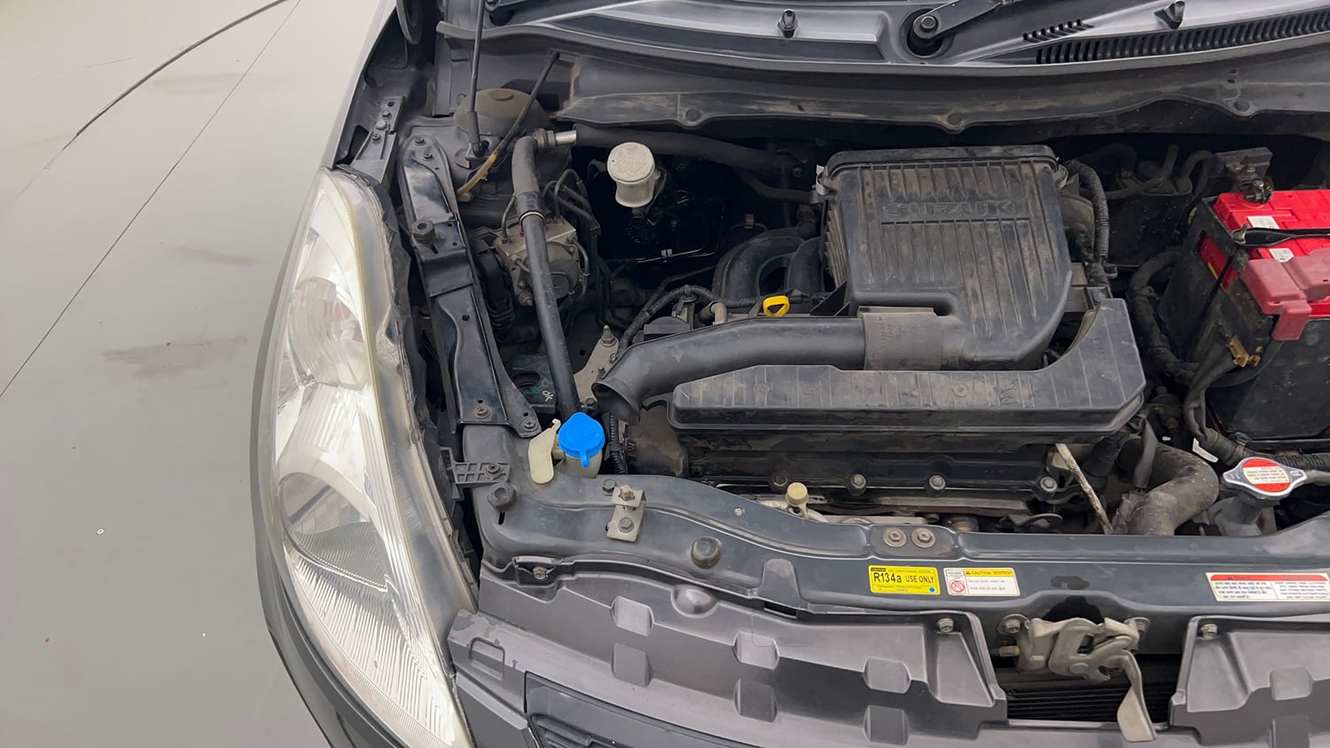 Used 2015 Maruti Suzuki Swift ZXi Petrol Manual engine ENGINE RIGHT SIDE VIEW