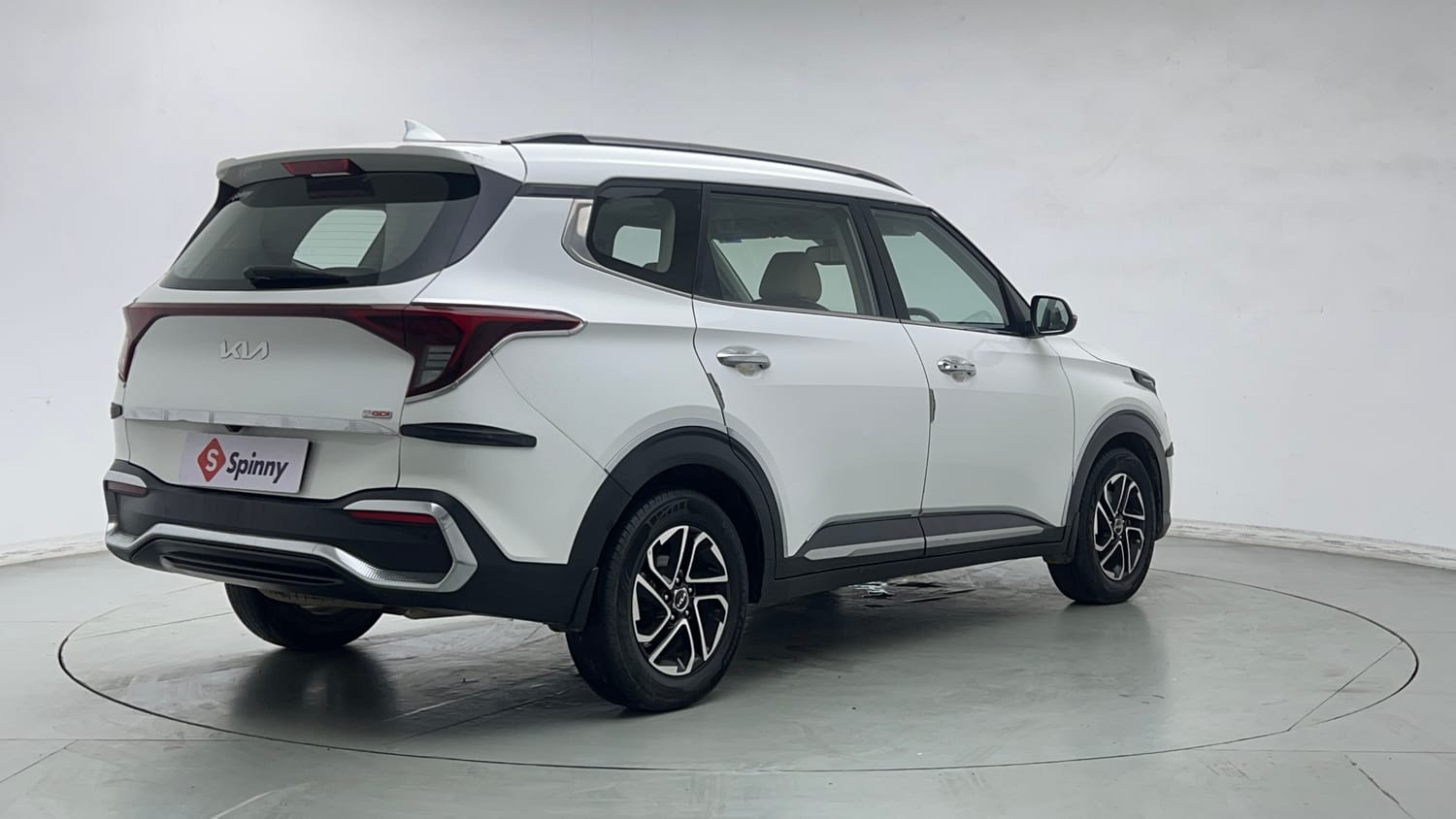 2022 Kia Carens Luxury Plus 1.4 Petrol 7 STR-4