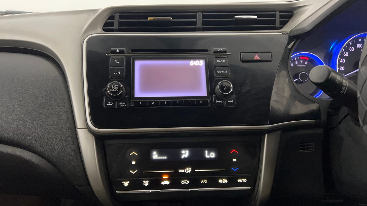 Used 2016 Honda City V Petrol Manual interior MUSIC SYSTEM & AC CONTROL VIEW