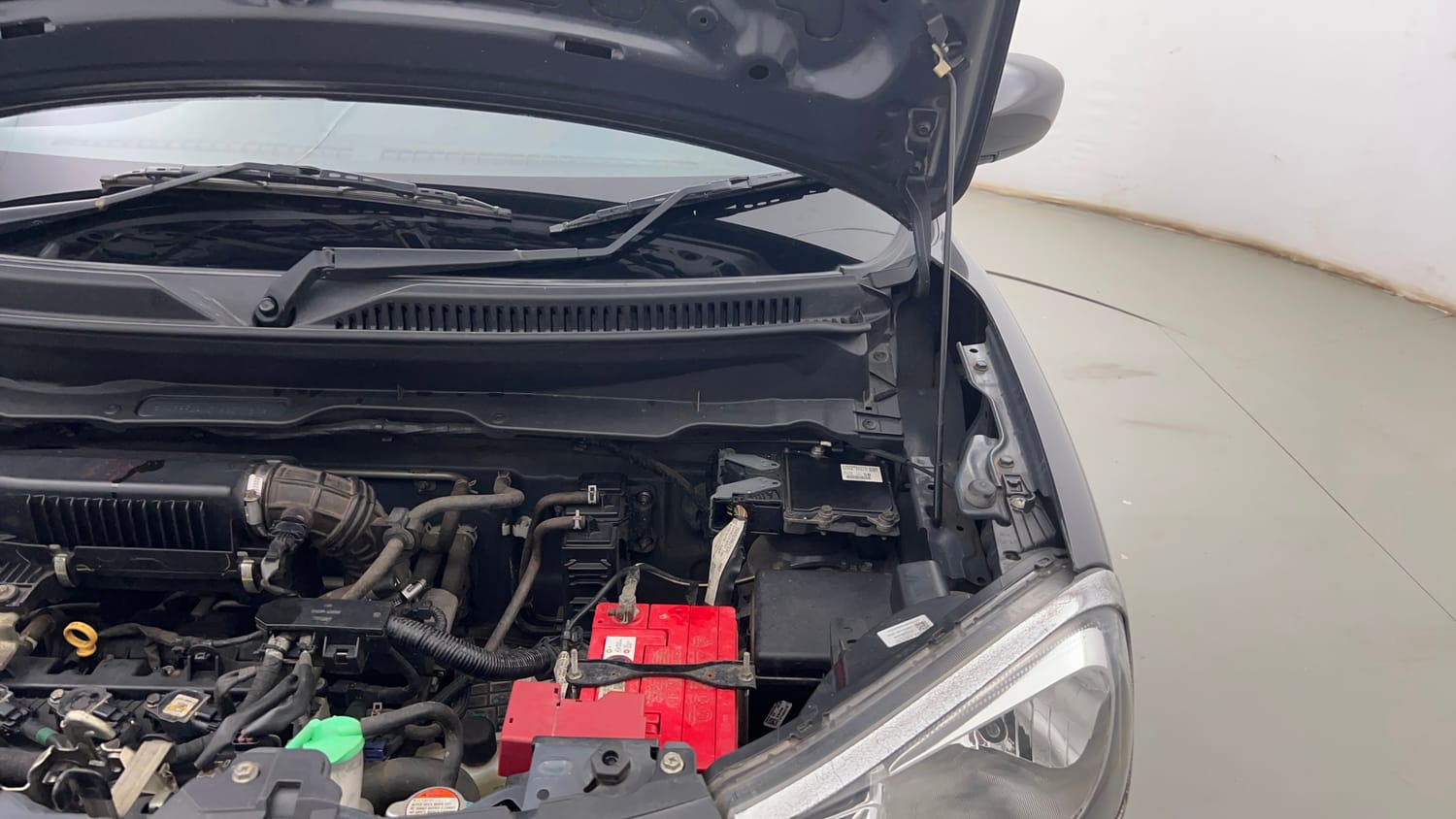 Used 2022 Maruti Suzuki S-Presso VXi Plus AMT Petrol Automatic engine ENGINE LEFT SIDE HINGE & APRON VIEW