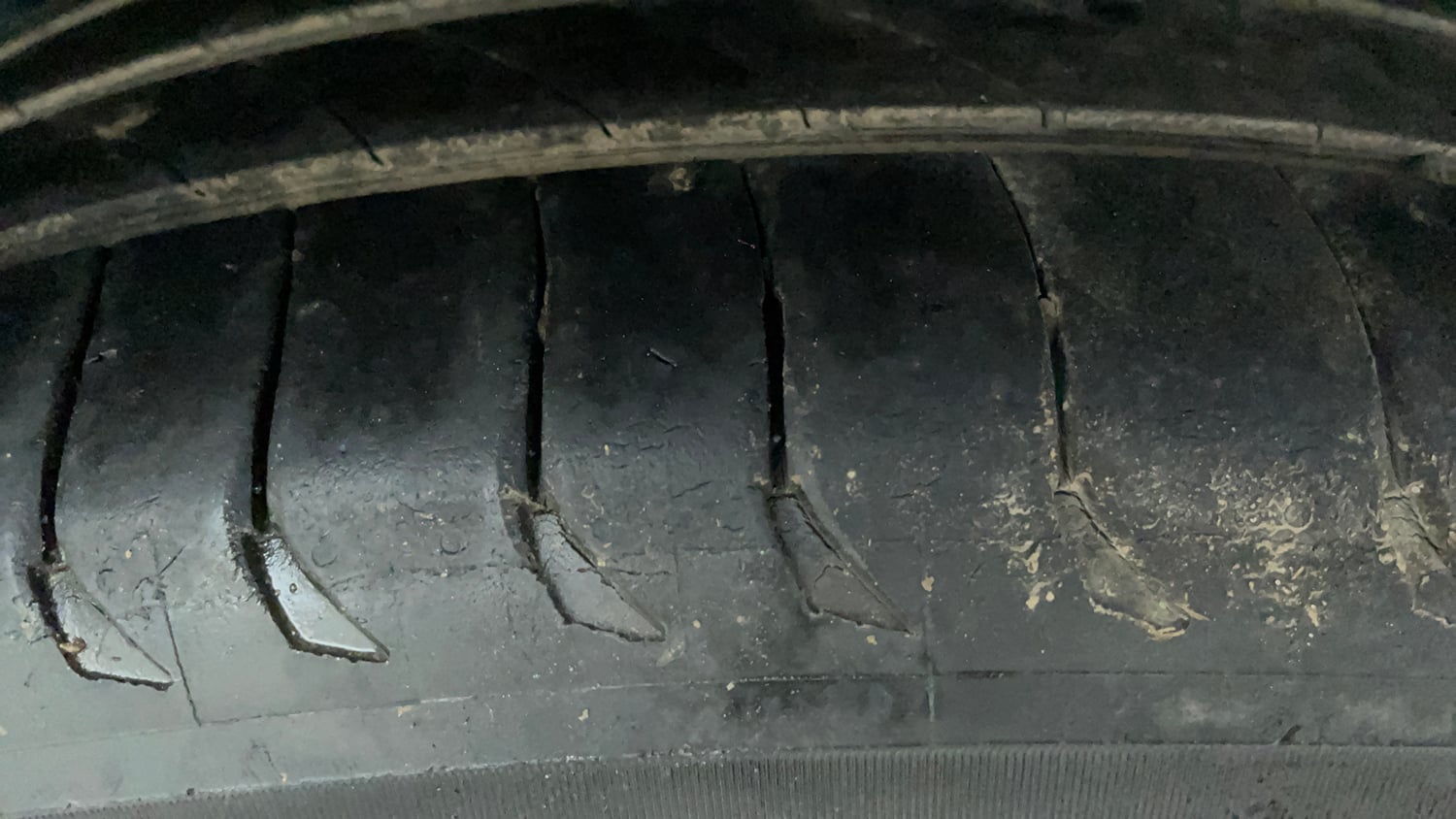 Used 2019 Kia Seltos GTX Plus 1.4 Petrol Manual tyres RIGHT REAR TYRE TREAD VIEW