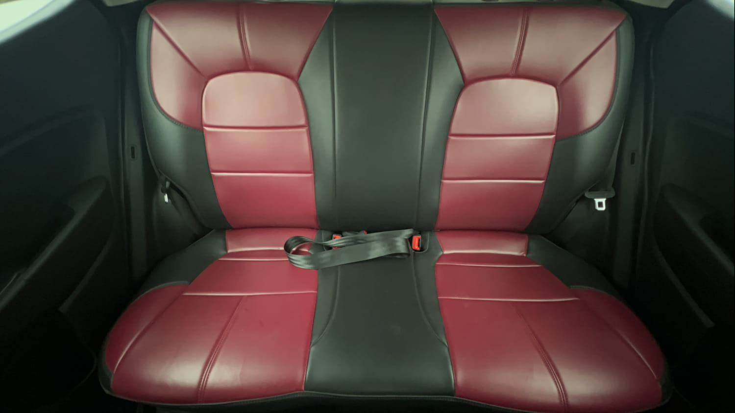 Used 2019 Hyundai Venue SX Plus 1.0 Turbo DCT Petrol Automatic interior REAR SEAT CONDITION VIEW