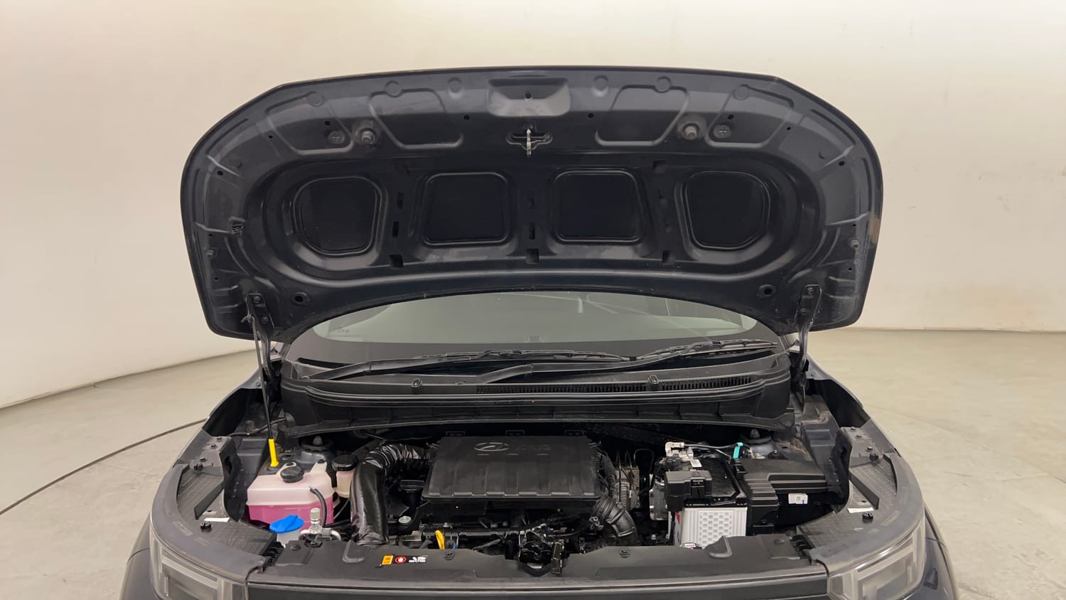 Used 2025 Hyundai Exter SX 1.2 MT Petrol Manual engine ENGINE & BONNET OPEN FRONT VIEW