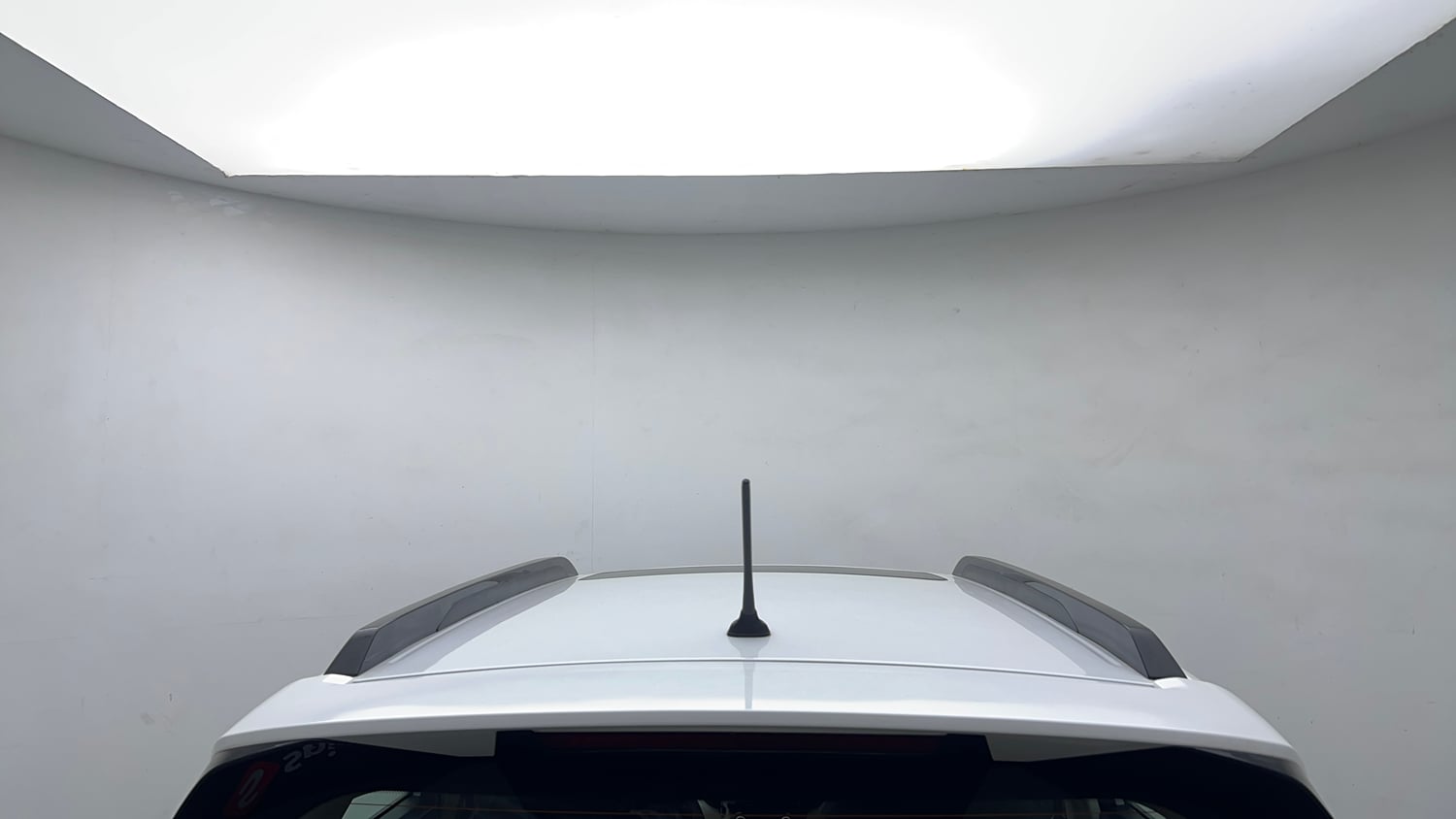 Used 2025 Mahindra XUV 3XO AX5L 1.2 Petrol Petrol Manual exterior EXTERIOR ROOF VIEW