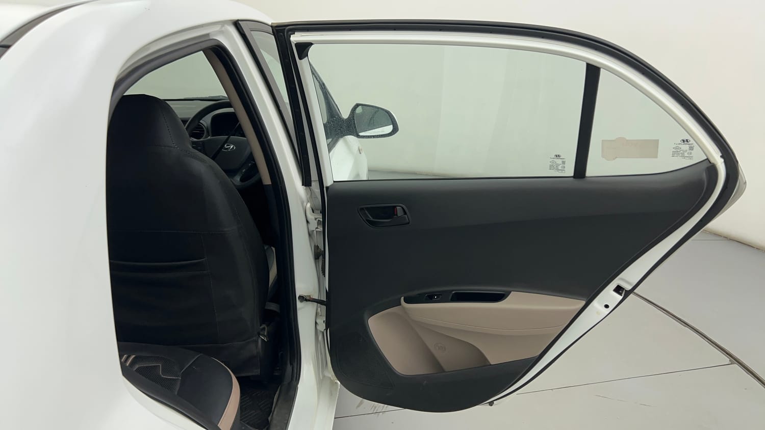 Used 2020 Hyundai Xcent S Petrol+cng(outside fitted) Cng Manual interior RIGHT REAR DOOR OPEN VIEW