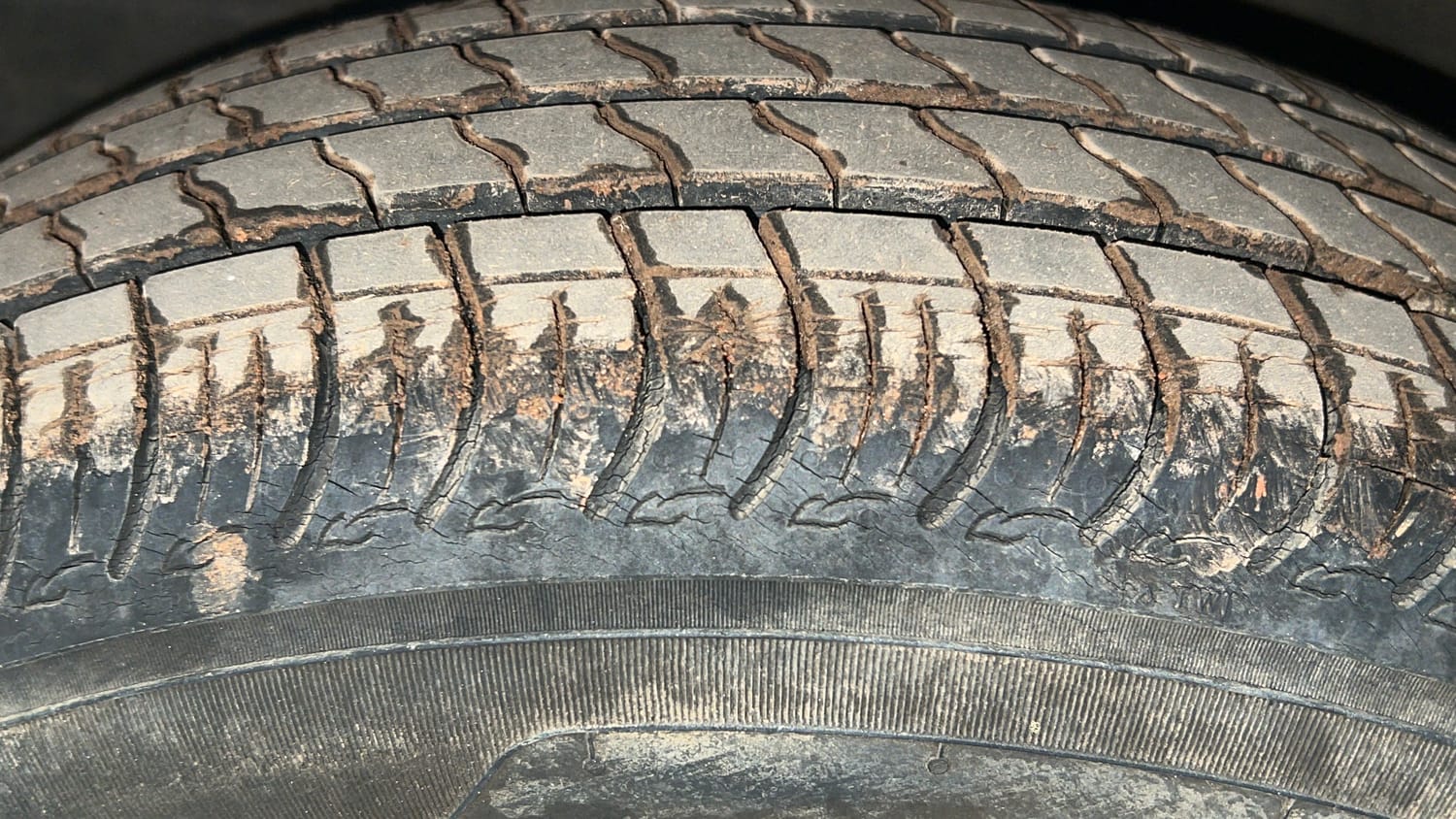 Used 2022 Maruti Suzuki S-Presso VXi Plus AMT Petrol Automatic tyres LEFT FRONT TYRE TREAD VIEW