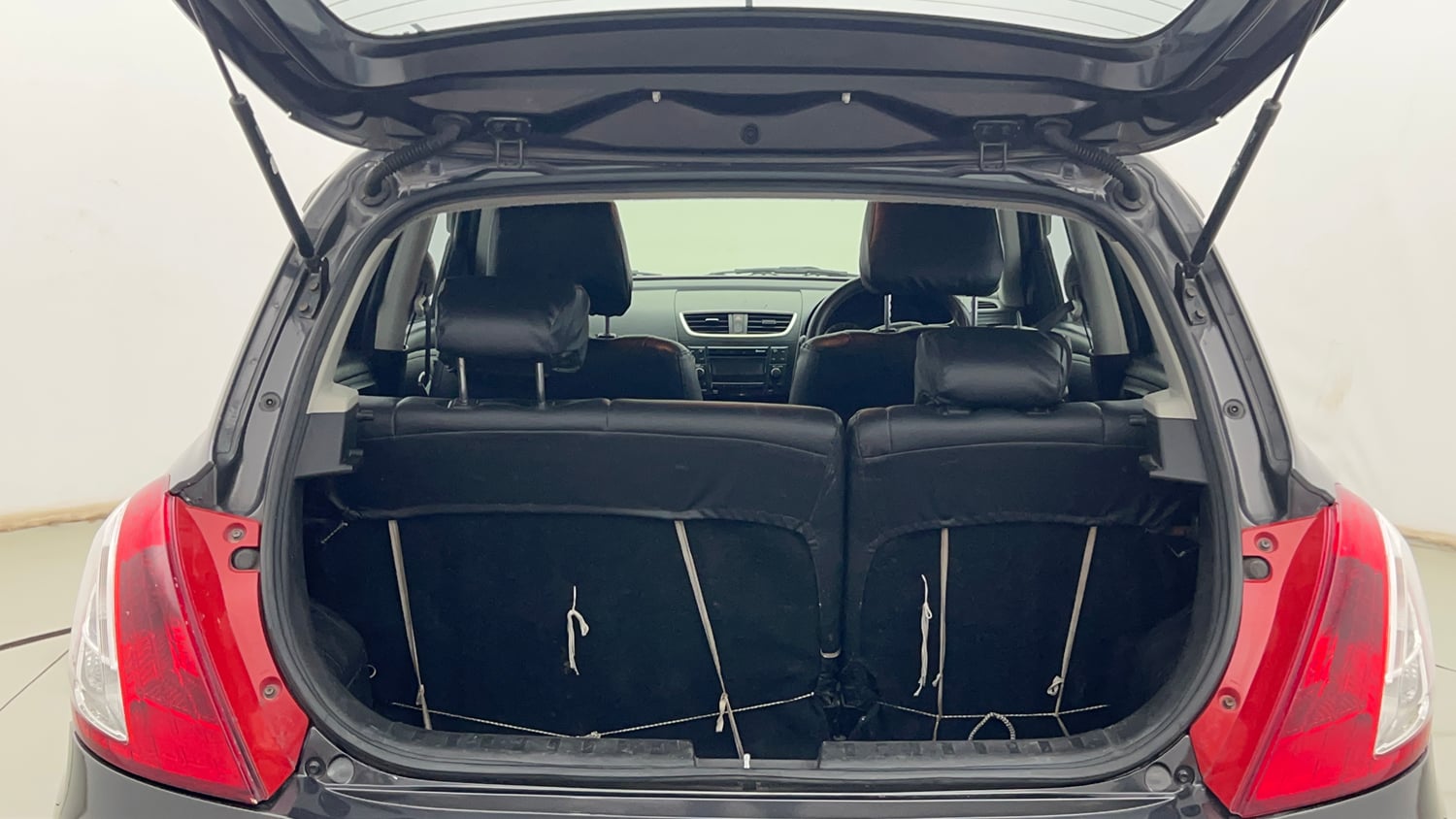 Used 2015 Maruti Suzuki Swift ZXi Petrol Manual interior DICKY INSIDE VIEW