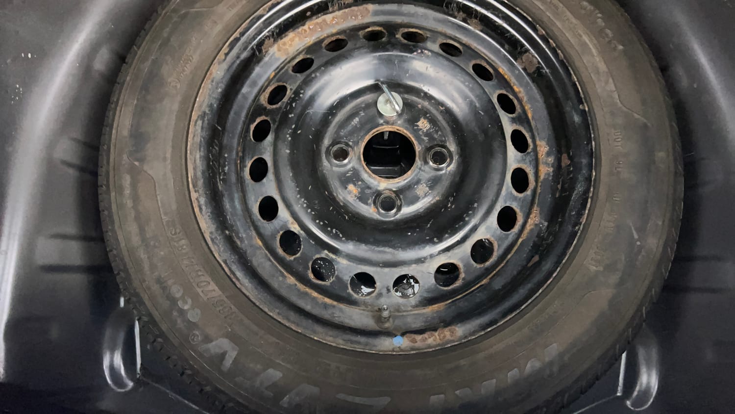 Used 2022 Maruti Suzuki S-Presso VXi Plus AMT Petrol Automatic tyres SPARE TYRE VIEW