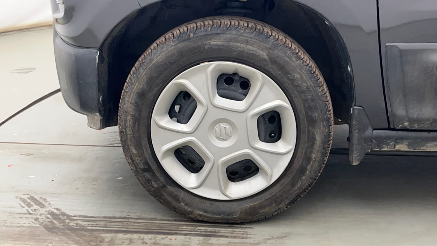 Used 2022 Maruti Suzuki S-Presso VXi Plus AMT Petrol Automatic tyres LEFT FRONT TYRE RIM VIEW