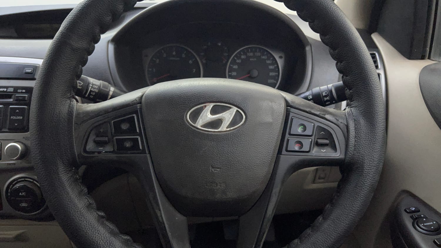 Used 2013 Hyundai i20 Sportz 1.2 Petrol Manual top_features Airbags