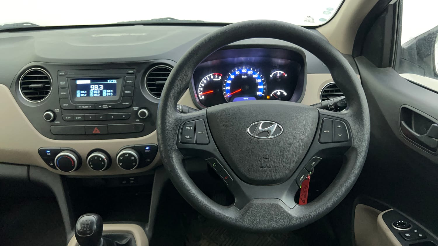 Used 2020 Hyundai Xcent S Petrol+cng(outside fitted) Cng Manual interior STEERING VIEW