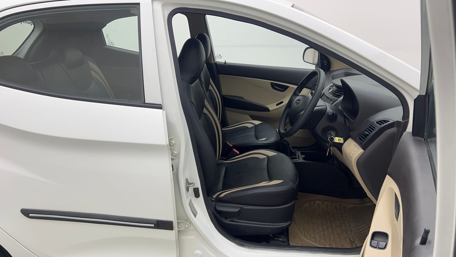 2015 Hyundai Eon Era +-17