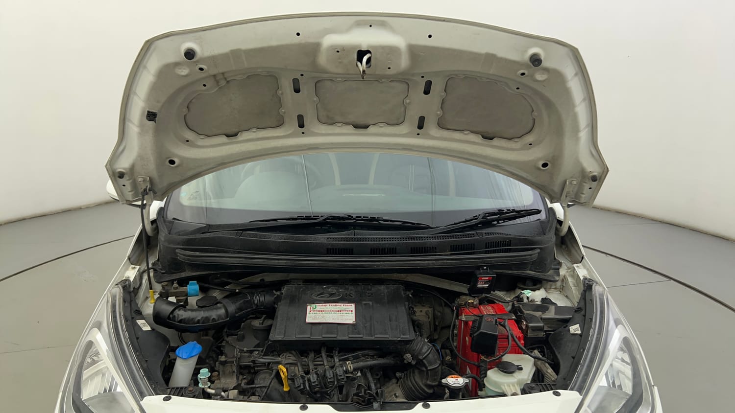 Used 2020 Hyundai Xcent S Petrol+cng(outside fitted) Cng Manual engine ENGINE & BONNET OPEN FRONT VIEW
