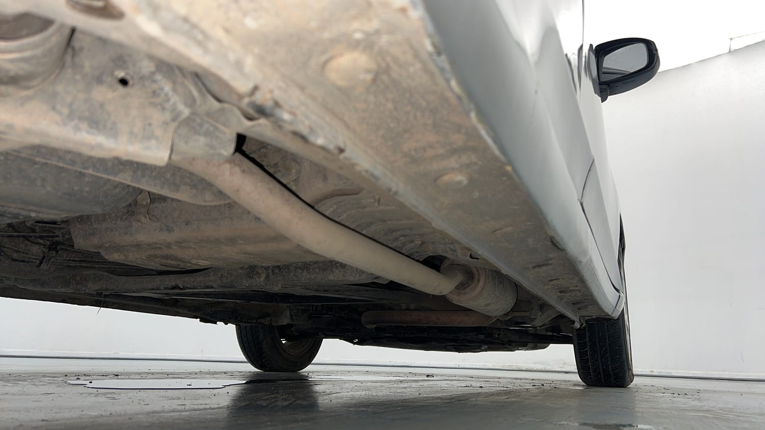 Used 2016 Honda City V Petrol Manual extra REAR RIGHT UNDERBODY VIEW