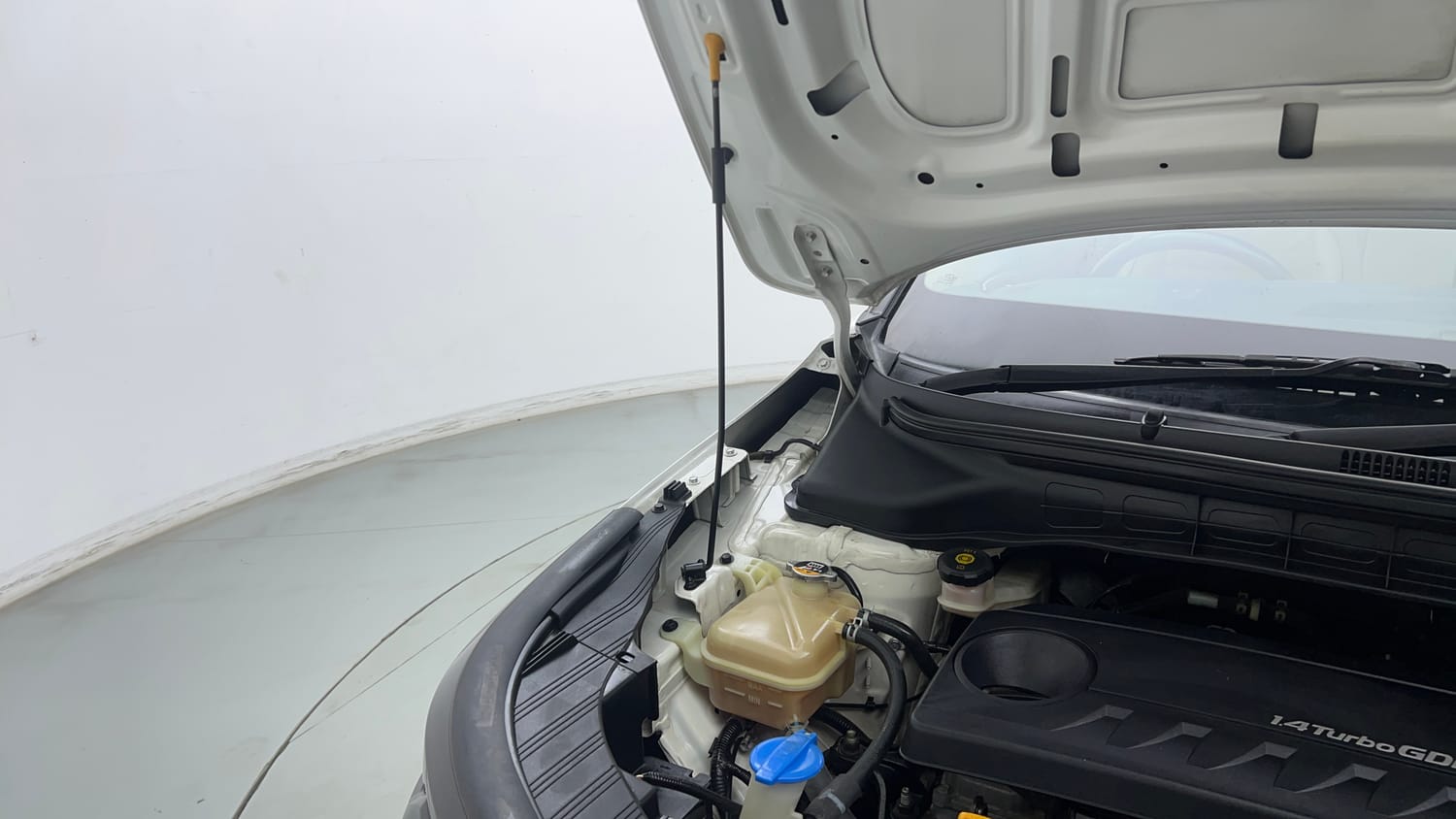 2022 Kia Carens Luxury Plus 1.4 Petrol 7 STR-32