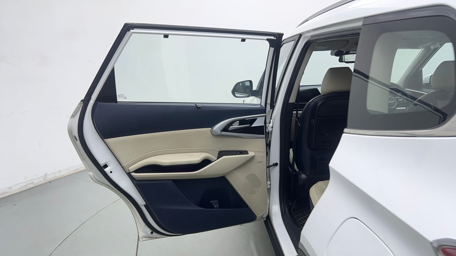 2022 Kia Carens Luxury Plus 1.4 Petrol 7 STR-22