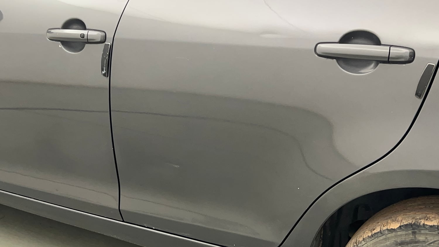 Used 2015 Maruti Suzuki Swift ZXi Petrol Manual dents MINOR SCRATCH