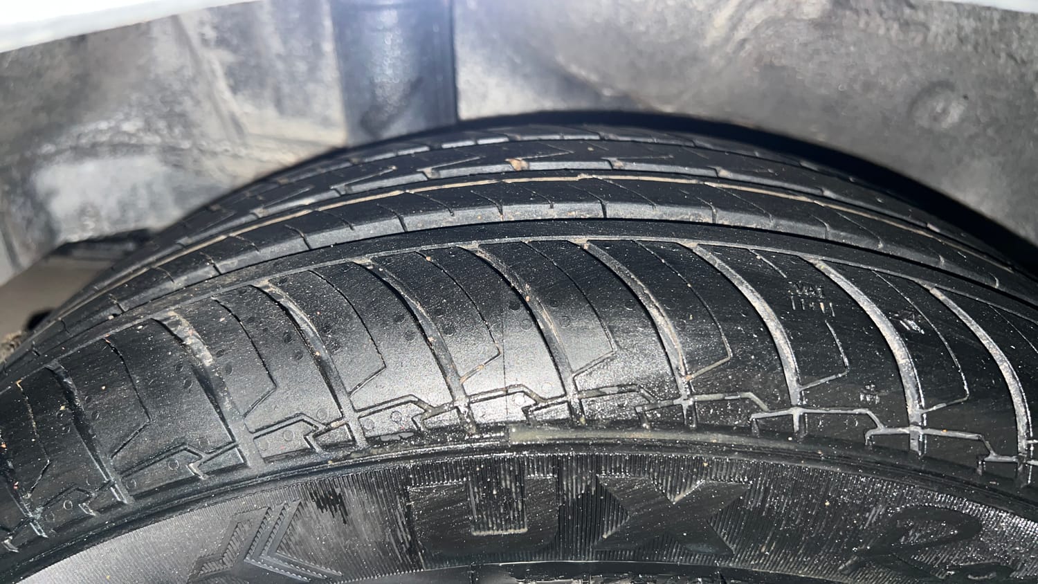 Used 2016 Honda City V Petrol Manual tyres RIGHT REAR TYRE TREAD VIEW