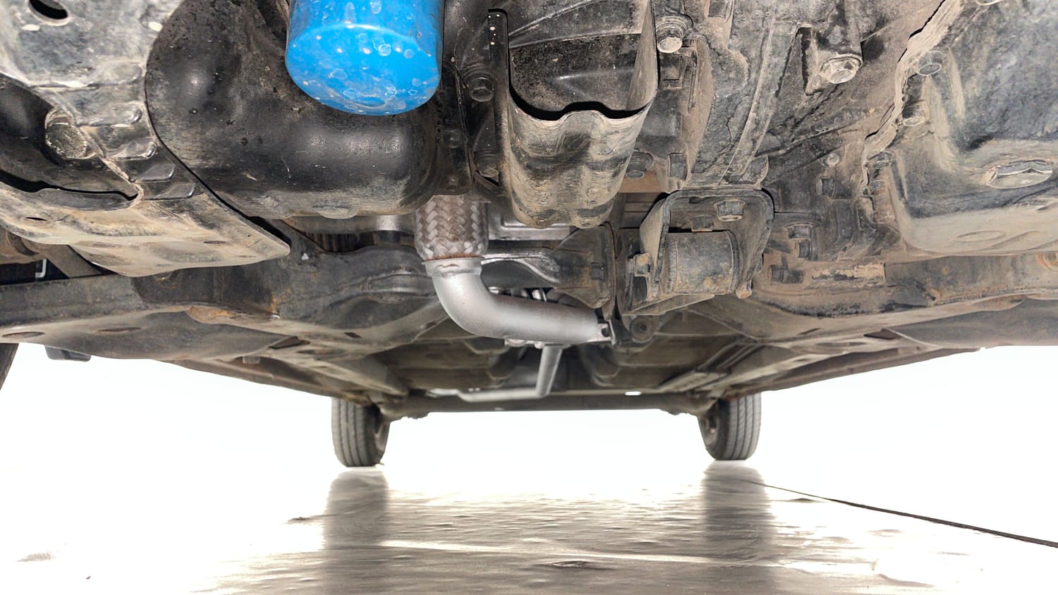 Used 2012 Hyundai i10 Sportz 1.2 AT Kappa2 Petrol Automatic extra FRONT LEFT UNDERBODY VIEW