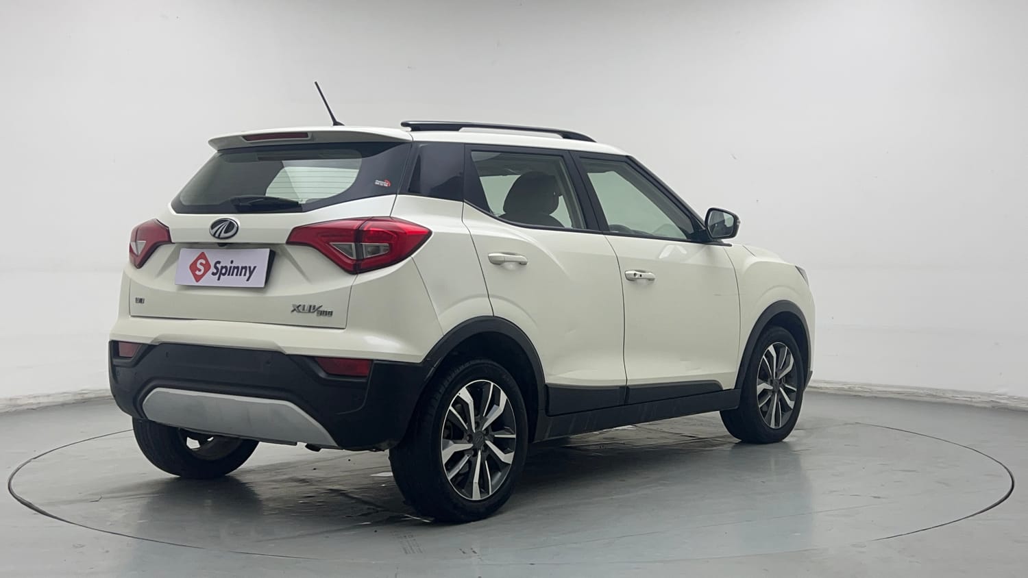 2021 Mahindra XUV 300 W8 (O) 1.2 Petrol-4