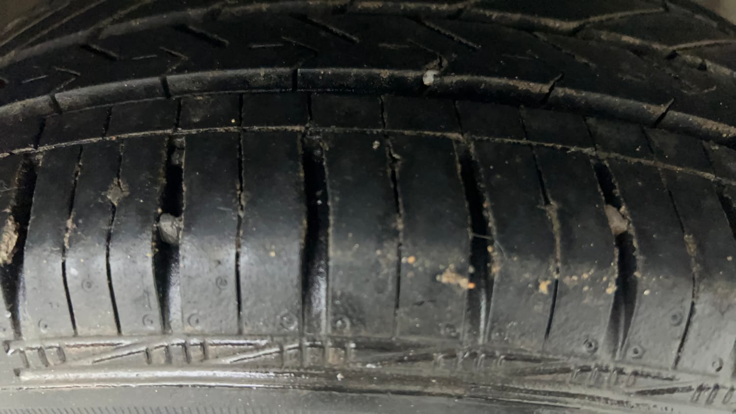 Used 2020 Hyundai Xcent S Petrol+cng(outside fitted) Cng Manual tyres RIGHT FRONT TYRE TREAD VIEW