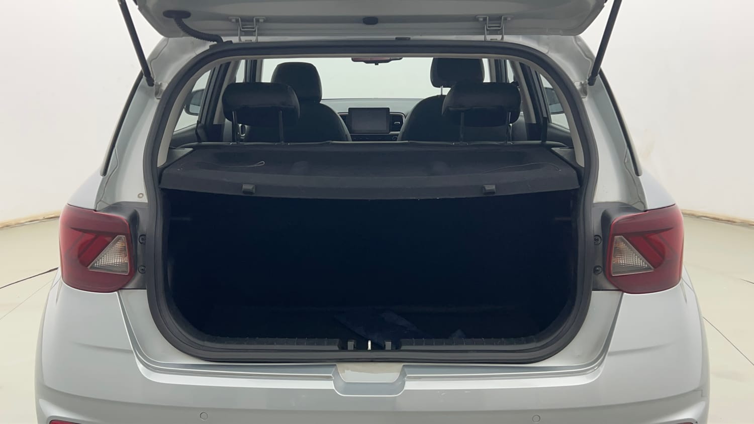 Used 2019 Hyundai Venue SX Plus 1.0 Turbo DCT Petrol Automatic interior DICKY INSIDE VIEW