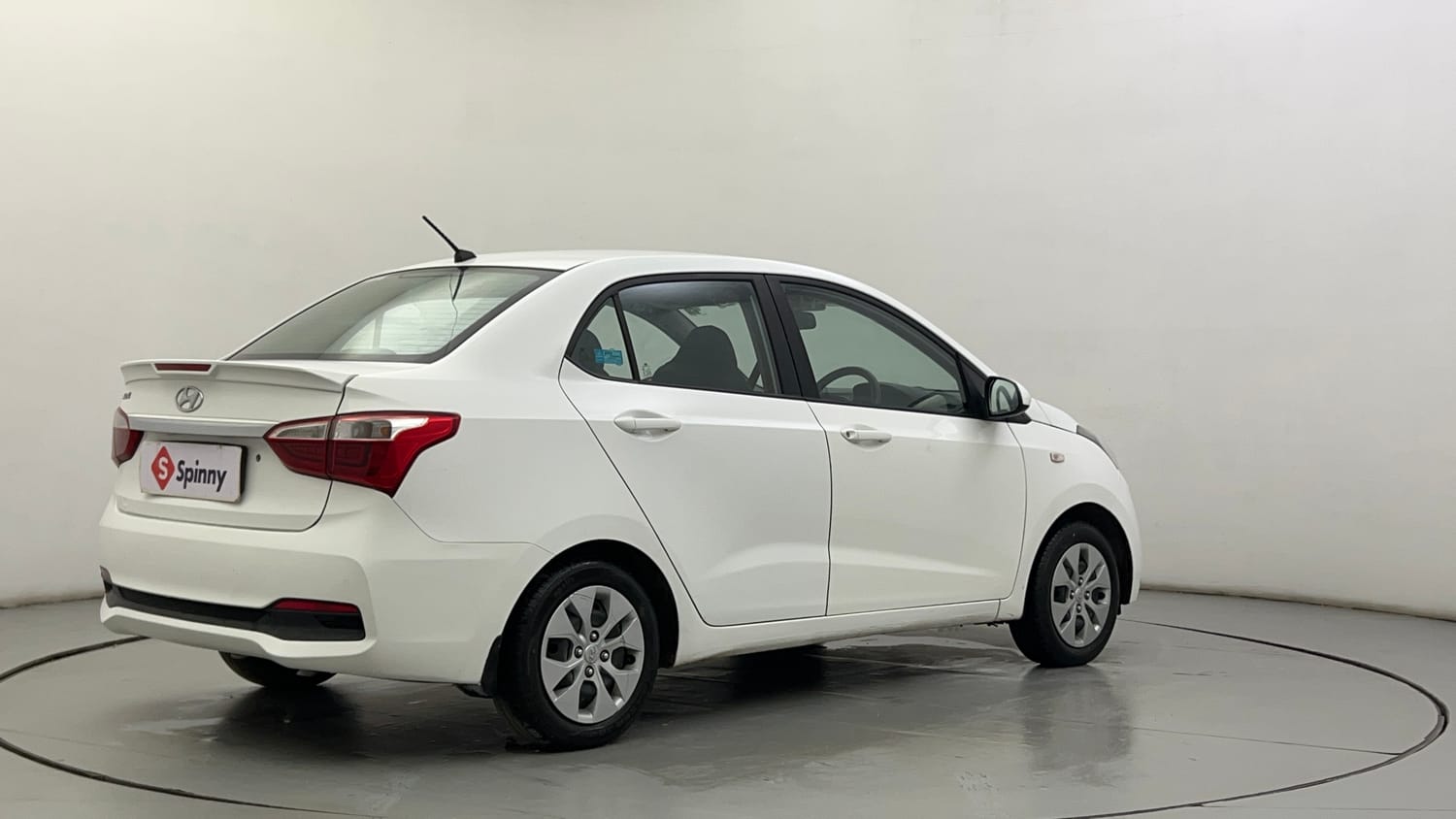 Used 2020 Hyundai Xcent S Petrol+cng(outside fitted) Cng Manual exterior RIGHT REAR CORNER VIEW
