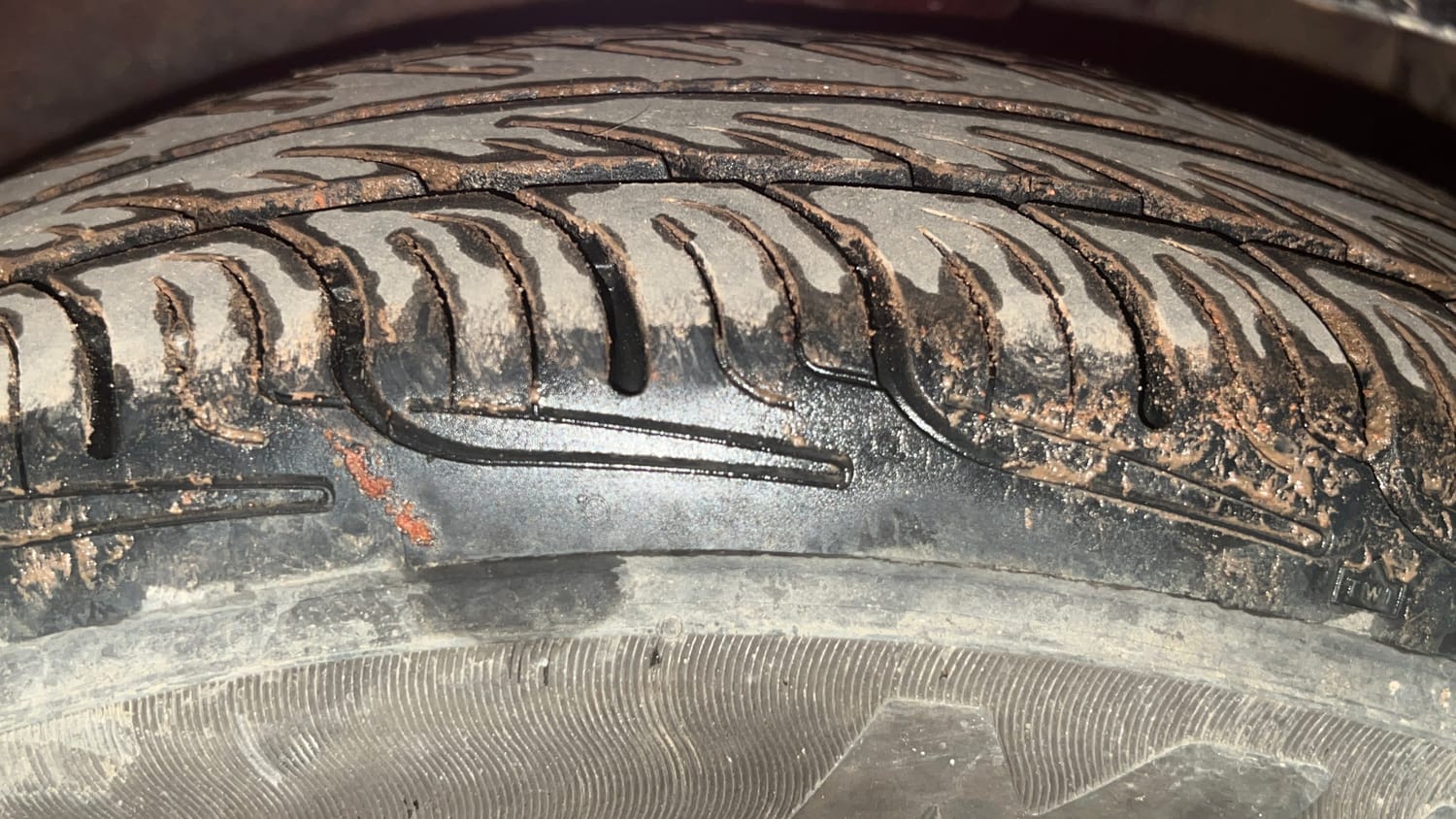 Used 2012 Hyundai i10 Sportz 1.2 Kappa2 Petrol Manual tyres LEFT FRONT TYRE TREAD VIEW