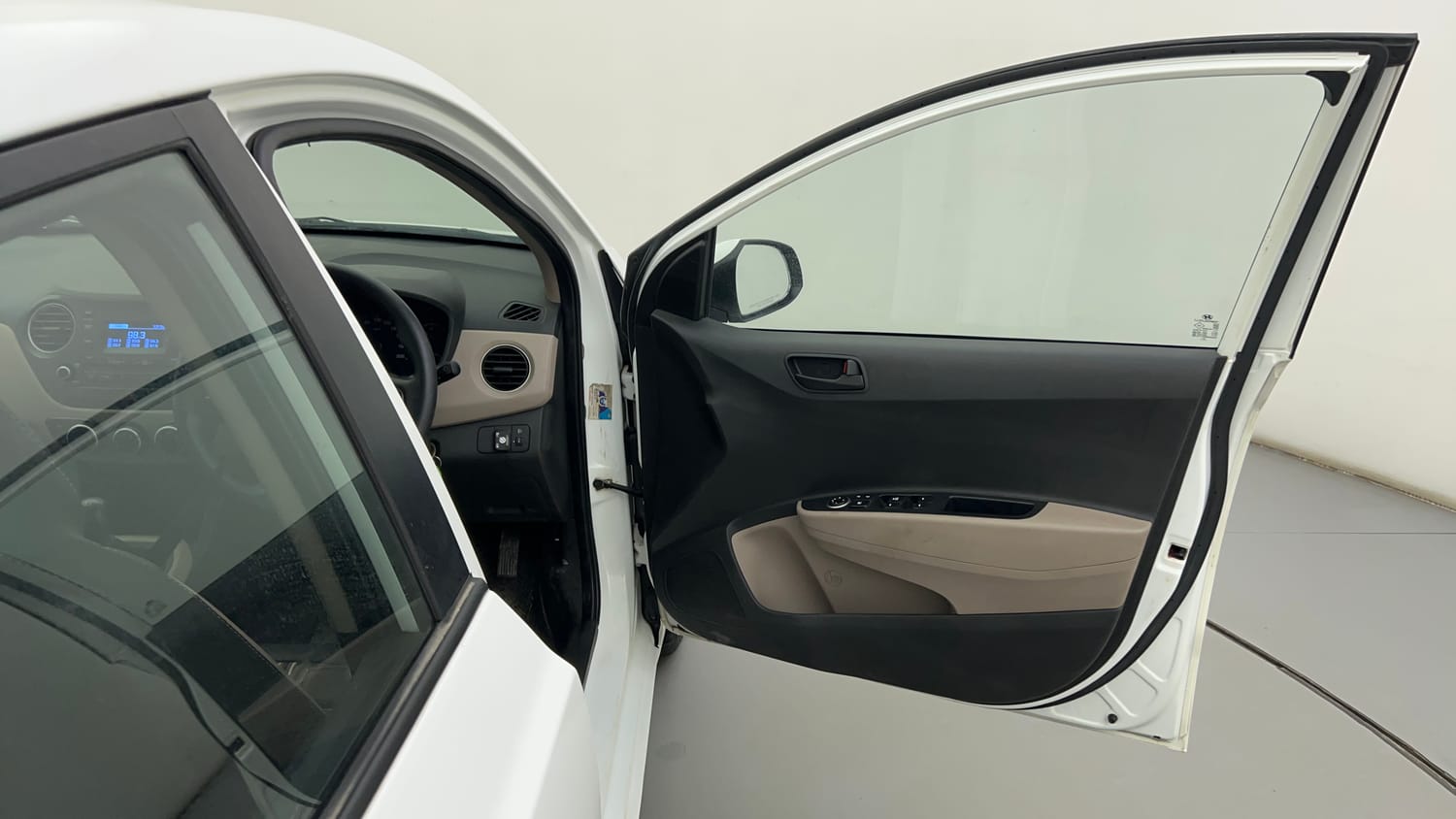 Used 2020 Hyundai Xcent S Petrol+cng(outside fitted) Cng Manual interior RIGHT FRONT DOOR OPEN VIEW