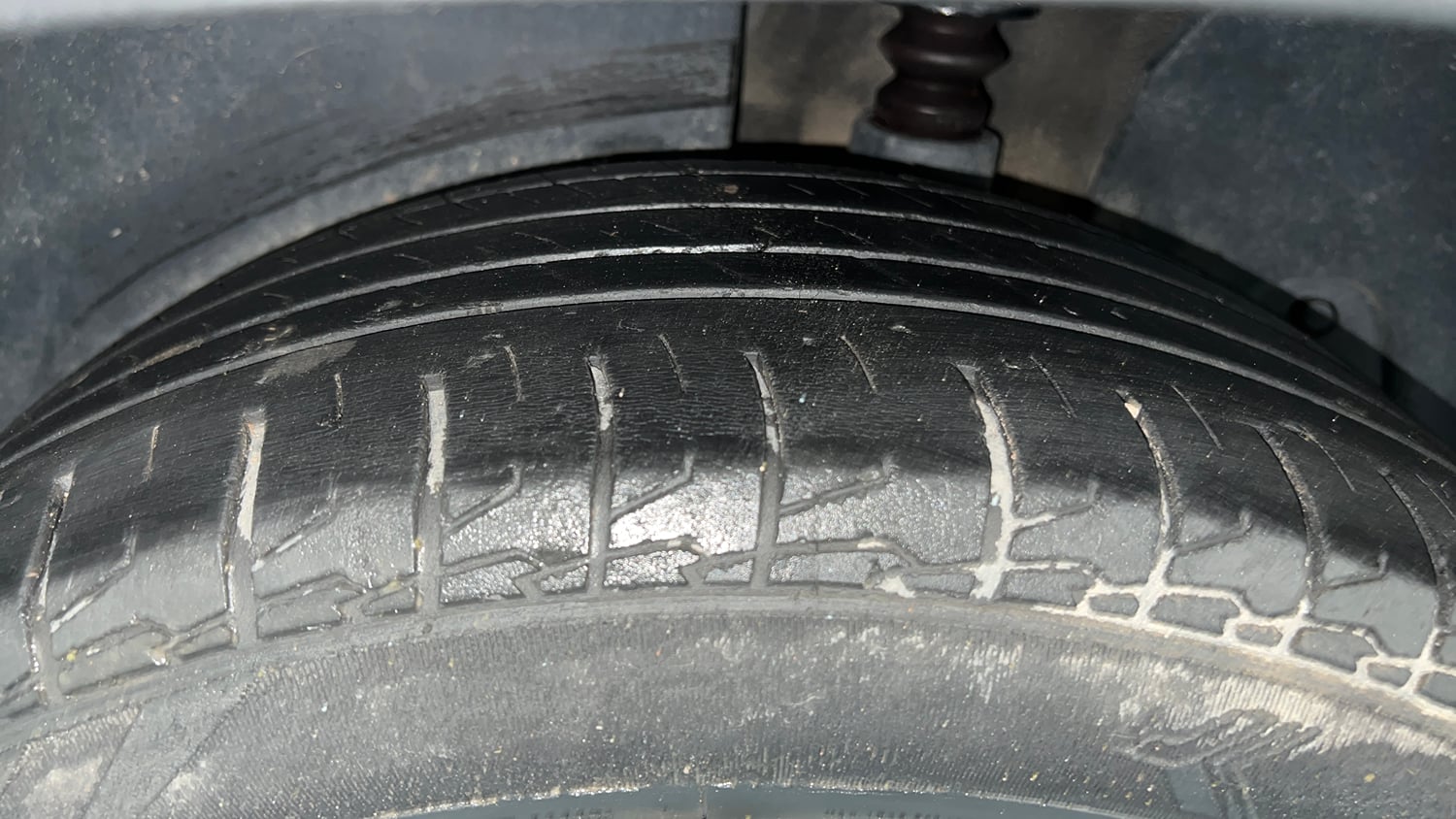 Used 2023 Hyundai Creta SX 1.5 Diesel Diesel Manual tyres LEFT REAR TYRE TREAD VIEW