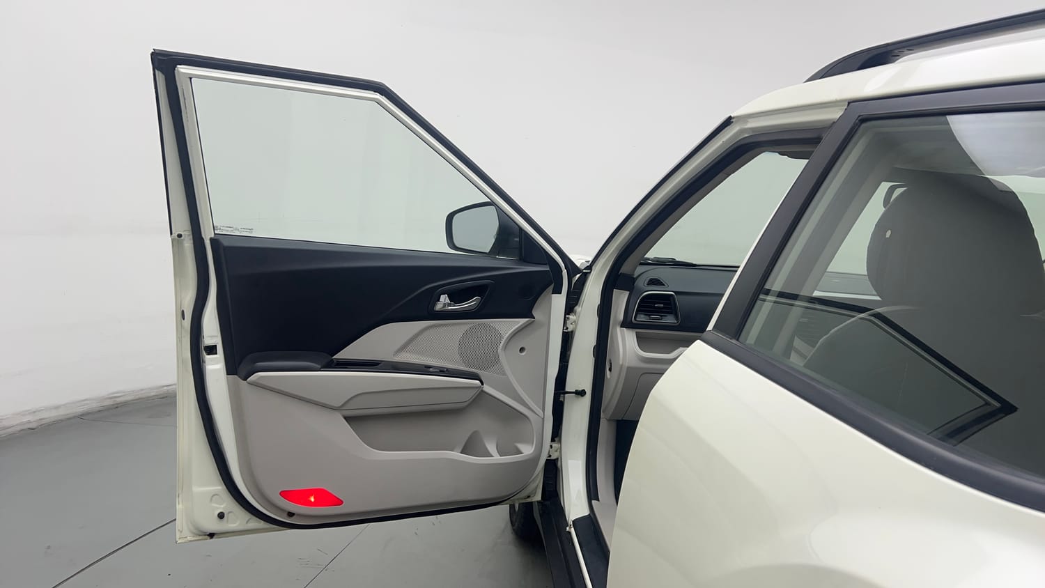 2021 Mahindra XUV 300 W8 (O) 1.2 Petrol-21