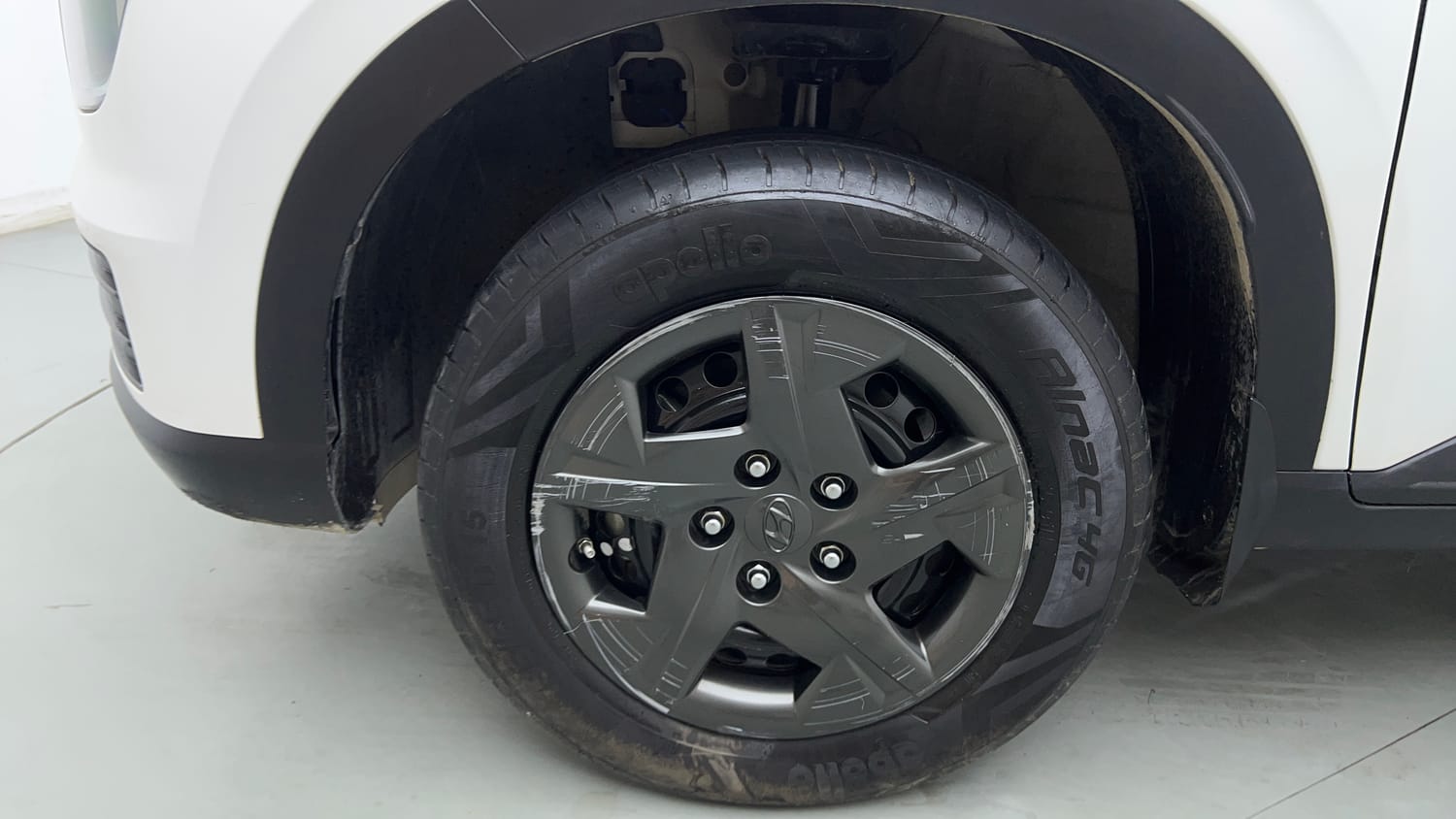 Used 2025 Hyundai Venue S 1.2 Petrol Petrol Manual tyres LEFT FRONT TYRE RIM VIEW