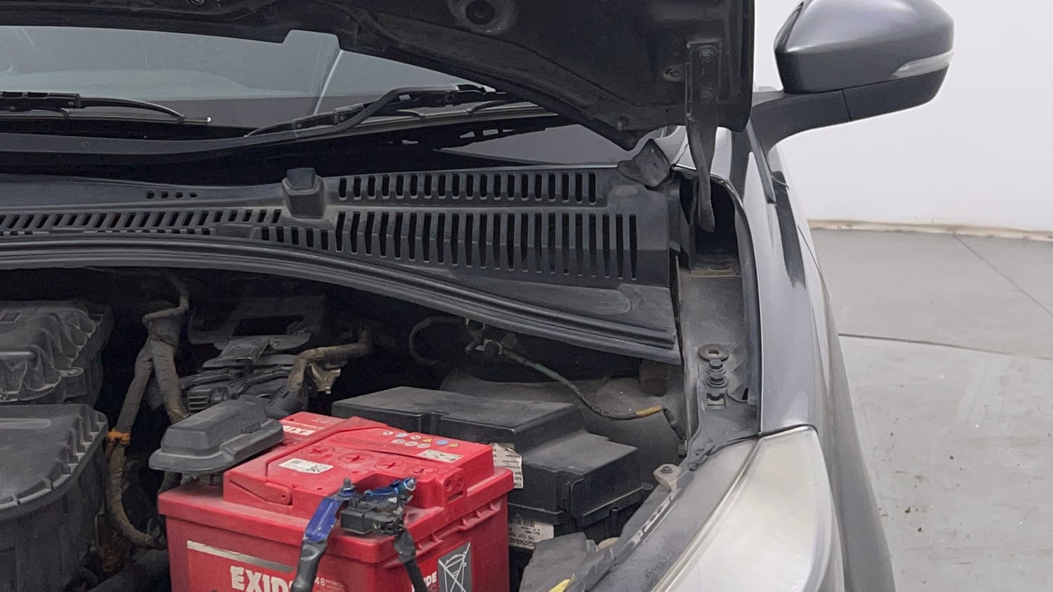 Used 2021 Tata Tiago XZ Petrol Manual engine ENGINE LEFT SIDE HINGE & APRON VIEW