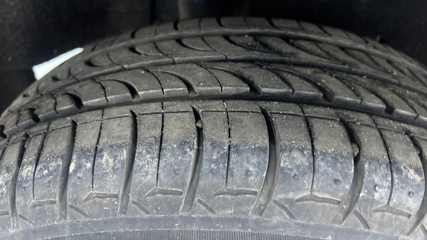 Used 2018 Maruti Suzuki Baleno Zeta 1.2 Petrol Manual tyres RIGHT REAR TYRE TREAD VIEW