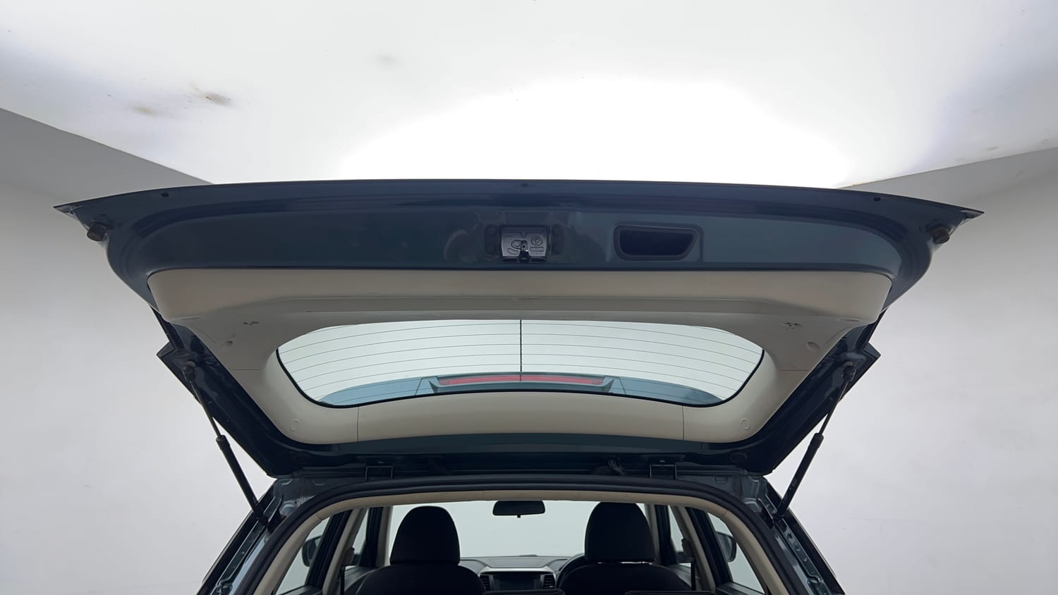 2020 Mahindra XUV 300 W8 1.2 Petrol-24