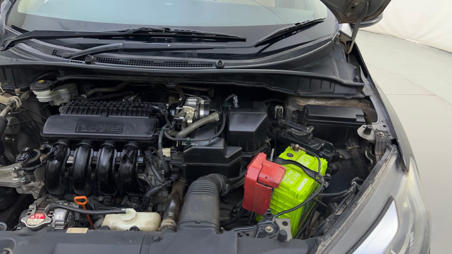 Used 2018 Honda City V Petrol Petrol Manual engine ENGINE LEFT SIDE HINGE & APRON VIEW
