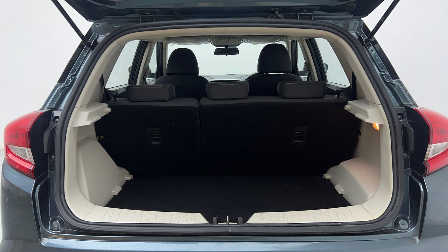 2020 Mahindra XUV 300 W8 1.2 Petrol-25