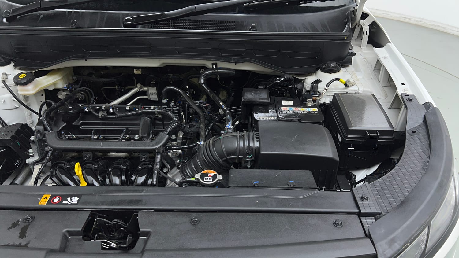 Used 2025 Hyundai Venue S 1.2 Petrol Petrol Manual engine ENGINE LEFT SIDE VIEW