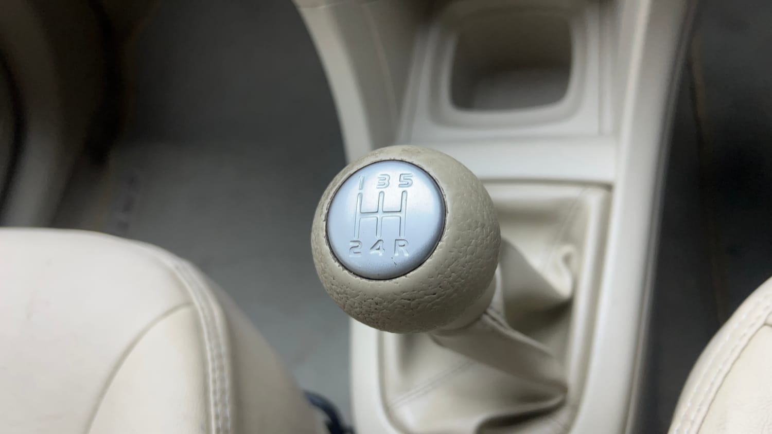 Used 2016 Maruti Suzuki Ertiga VXI Petrol Manual interior GEAR  KNOB VIEW