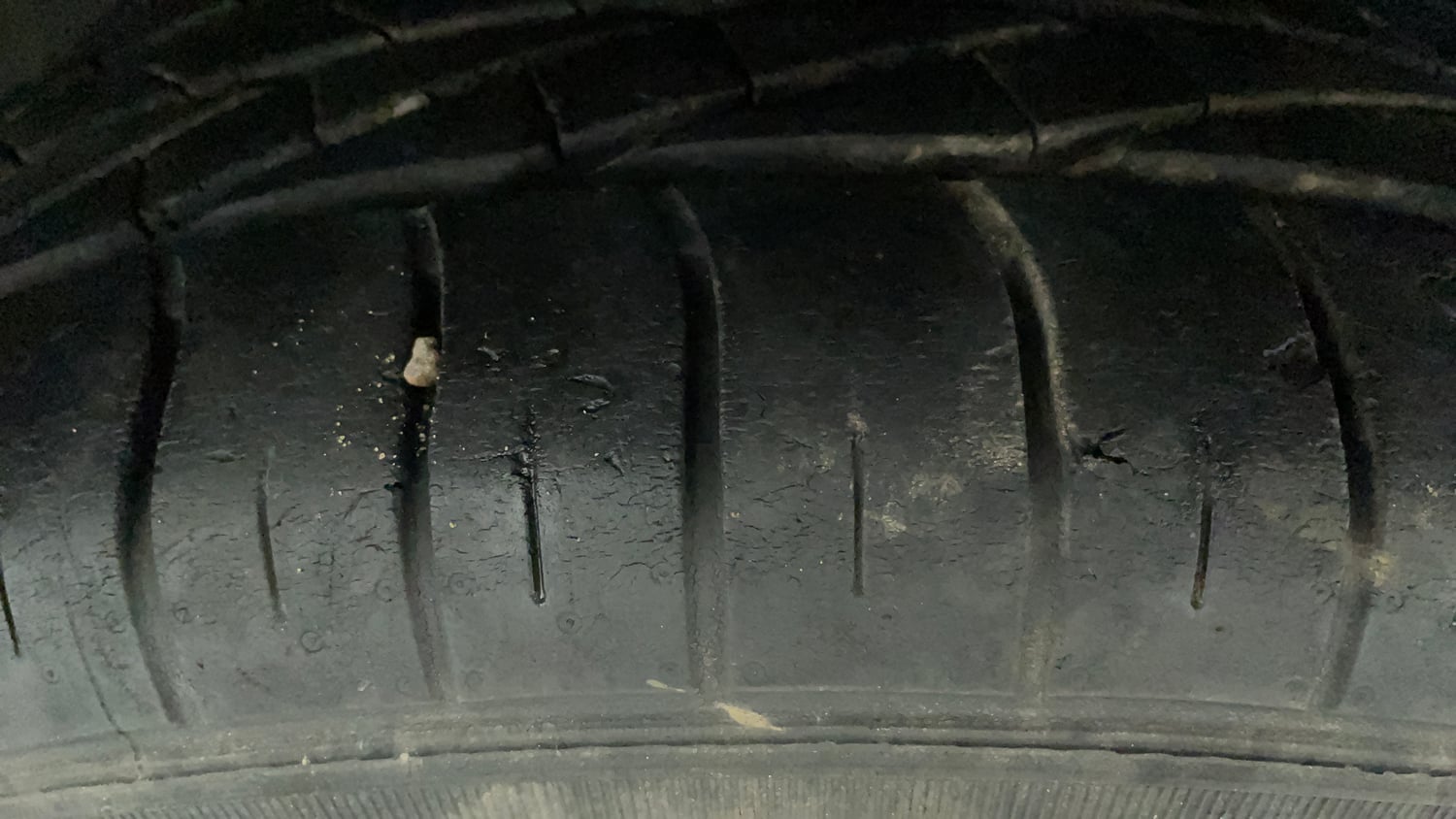 Used 2021 Tata Nexon XZA Plus (O) Dual Tone Petrol Automatic tyres LEFT FRONT TYRE TREAD VIEW