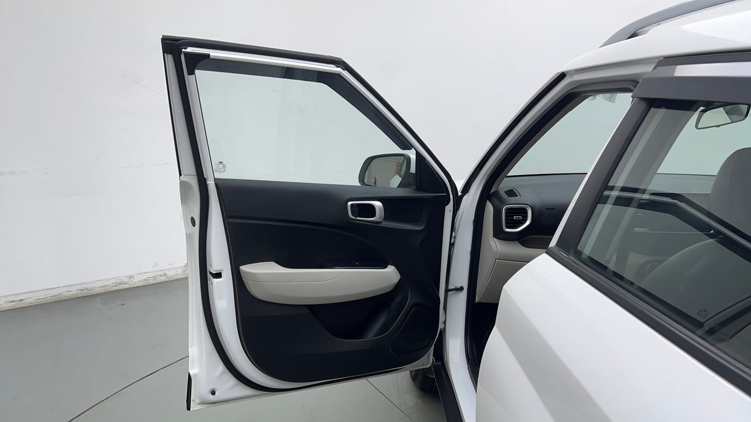 Used 2025 Hyundai Venue S 1.2 Petrol Petrol Manual interior LEFT FRONT DOOR OPEN VIEW