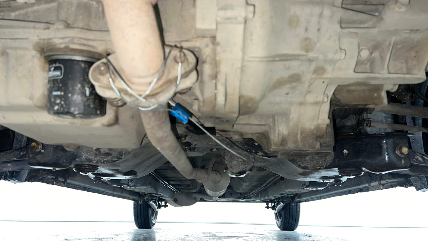 Used 2012 Maruti Suzuki Wagon R 1.0 VXi Petrol Manual extra FRONT LEFT UNDERBODY VIEW
