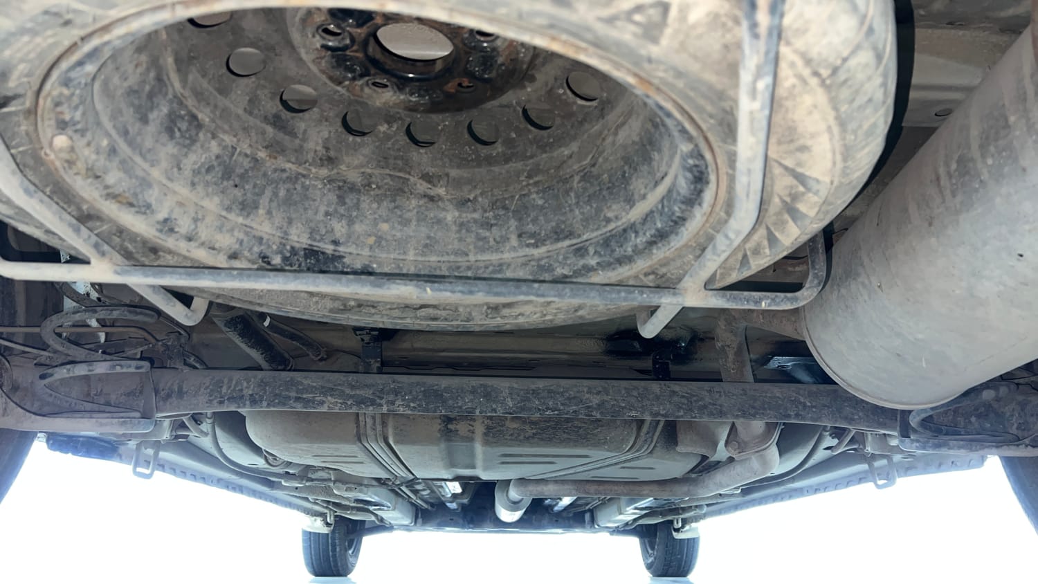 Used 2016 Maruti Suzuki Ertiga VXI Petrol Manual extra REAR UNDERBODY VIEW (TAKEN FROM REAR)