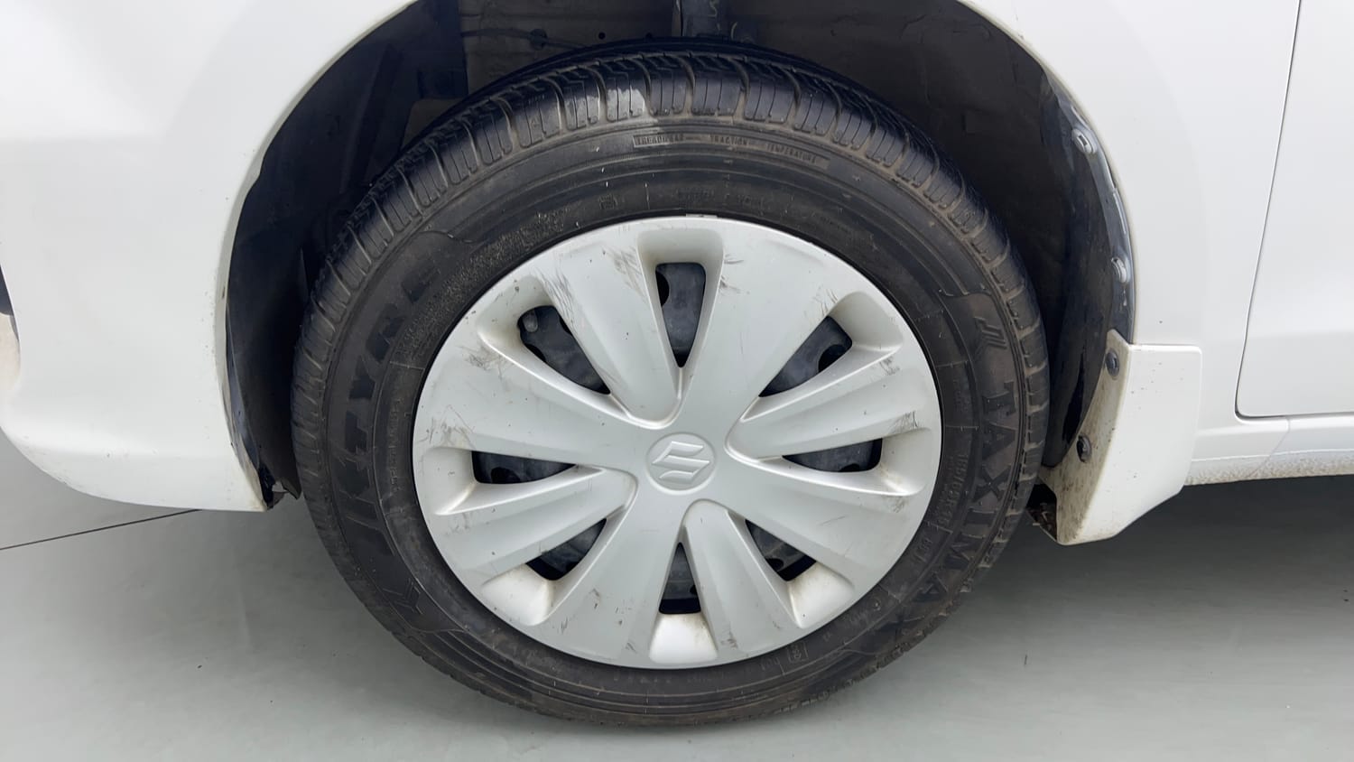 Used 2016 Maruti Suzuki Ertiga VXI Petrol Manual tyres LEFT FRONT TYRE RIM VIEW